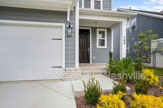 704 Conifer Dr in Spring Hill, TN - Building Photo - Building Photo