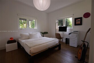 12020 NE 5th Ave in Biscayne Park, FL - Building Photo - Building Photo