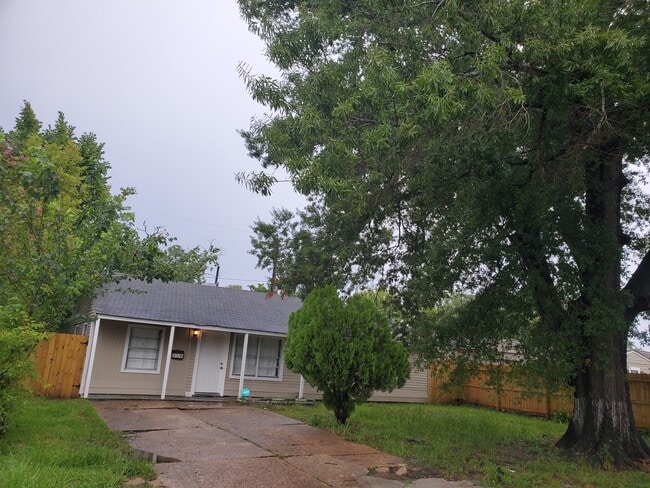 5131 Lyndhurst Dr in Houston, TX - Building Photo - Building Photo