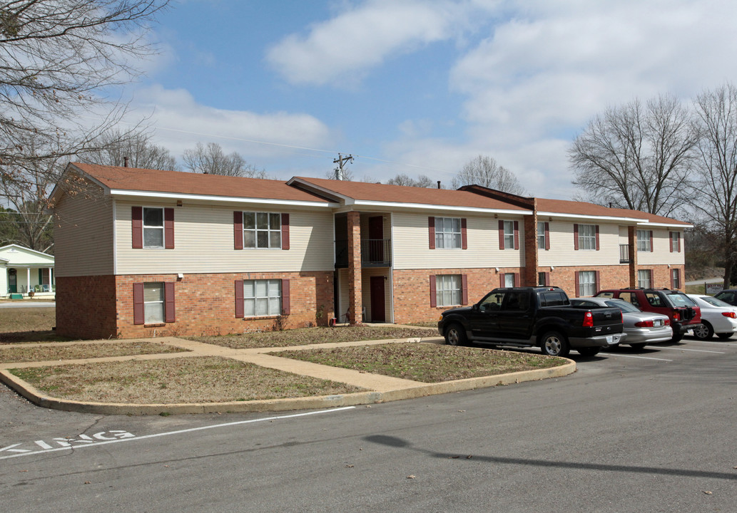 Holly Hills Apartments in Holly Springs, MS - Foto de edificio