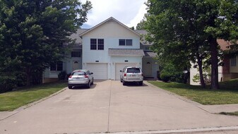 5330 Godas Cir, Unit 5330 in Columbia, MO - Building Photo