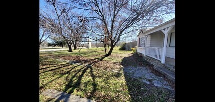 310 S Crook in Cresson, TX - Building Photo - Building Photo