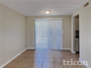 3830 W Royal Palm Rd in Phoenix, AZ - Foto de edificio - Building Photo