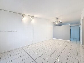 17372 NW 76th Ct in Hialeah, FL - Building Photo - Building Photo