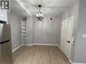 69 E Main St in Welland, ON - Building Photo - Building Photo