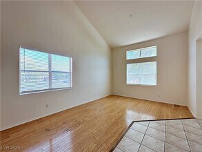 5914 W Tinazzi Way in Las Vegas, NV - Building Photo - Building Photo