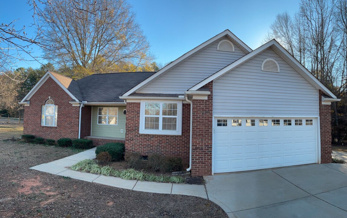 525 Willow Landing Dr in York, SC - Building Photo