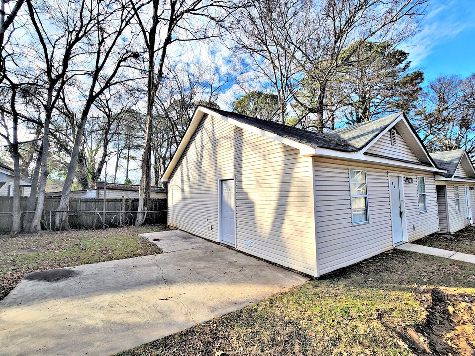 1212 North St SE-Unit -Apt B in Decatur, AL - Building Photo