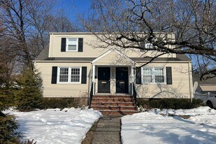 195 Godwin Ave in Ridgewood, NJ - Building Photo