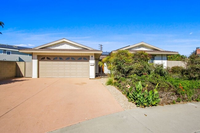 9451 Harcourt Cir in Huntington Beach, CA - Building Photo - Building Photo
