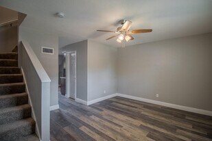 339 Park Row Ave in Long Beach, MS - Building Photo