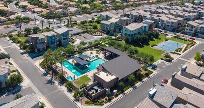 7031 W Knox Rd in Chandler, AZ - Building Photo - Building Photo