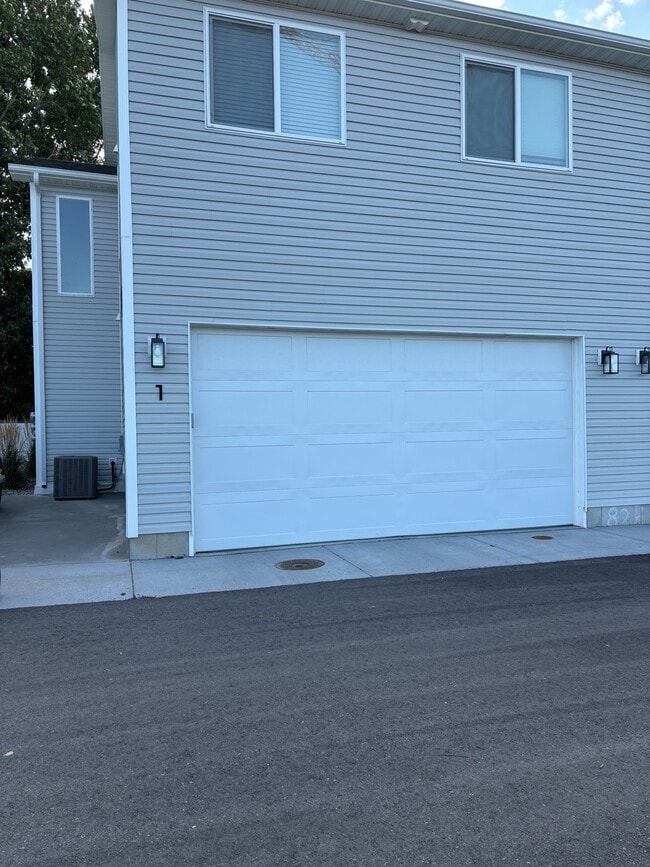 824 E Sunnyside Rd in Idaho Falls, ID - Building Photo - Building Photo