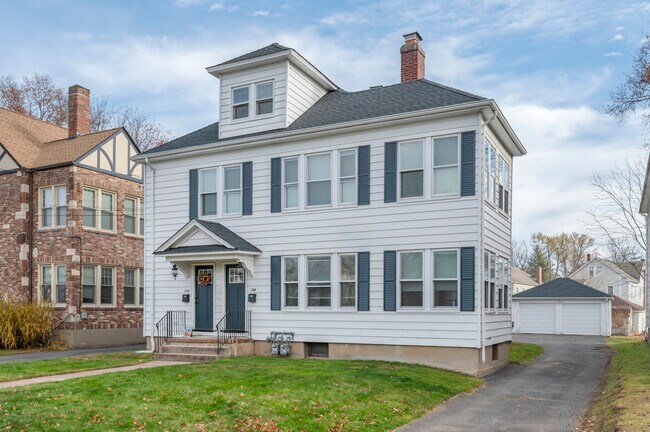 108 Ardmore Rd in West Hartford, CT - Building Photo - Building Photo