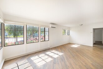 5302 Colfax Ave in North Hollywood, CA - Building Photo - Building Photo