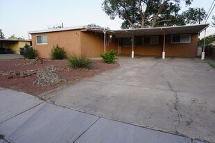 1825 Pitt St NE in Albuquerque, NM - Building Photo