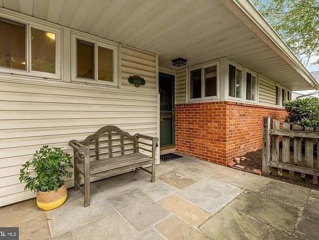 4806 Edgefield Rd, Unit 4423-004 in Bethesda, MD - Building Photo - Building Photo