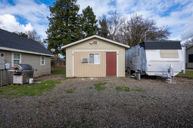 2517 McKee Rd in Merced, CA - Building Photo - Building Photo