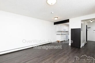 627 N Klevin St in Anchorage, AK - Building Photo - Building Photo