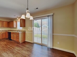 4020 Tarrant Trace Cir in High Point, NC - Building Photo - Building Photo