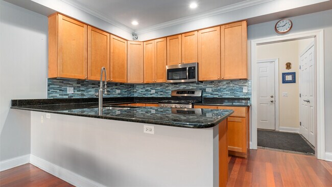 1056 W Lawrence Ave in Chicago, IL - Building Photo - Building Photo