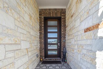 3808 Sandhill Crane Dr in Pflugerville, TX - Foto de edificio - Building Photo