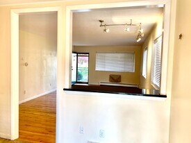 77 Pitman St, Unit 203 in Providence, RI - Building Photo