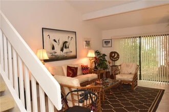 1625 Treehouse Cir, Unit TR111 in Sarasota, FL - Building Photo - Building Photo