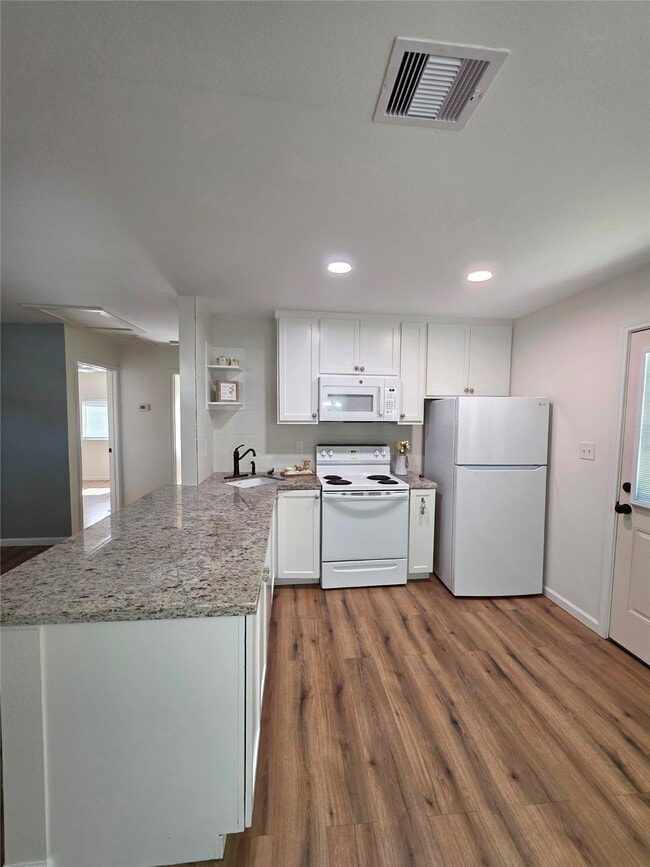 property at 5422 Pine Ave