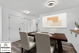 7210 Cardinal Way SW in Edmonton, AB - Building Photo - Building Photo