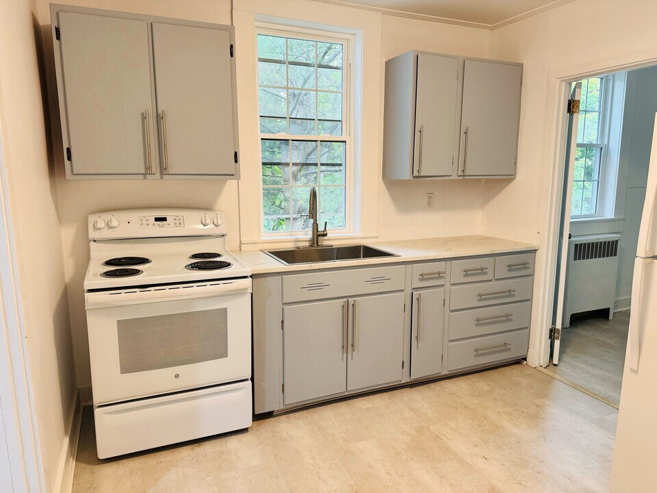 40 Pond St, Unit 2 in Bangor, ME - Building Photo