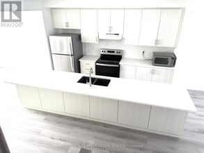 7 Verbena St in East Gwillimbury, ON - Building Photo - Building Photo