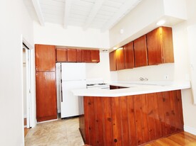 1266 N Serrano Ave in Los Angeles, CA - Building Photo