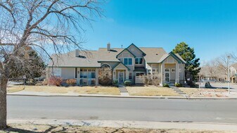 10087 E Hawaii Pl in Denver, CO - Building Photo
