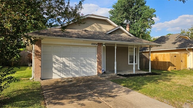 10934 Spanish Grant Dr in Sugar Land, TX - Building Photo - Building Photo