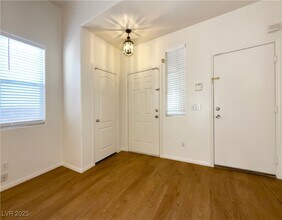 10789 Muscari Way in Las Vegas, NV - Building Photo - Building Photo