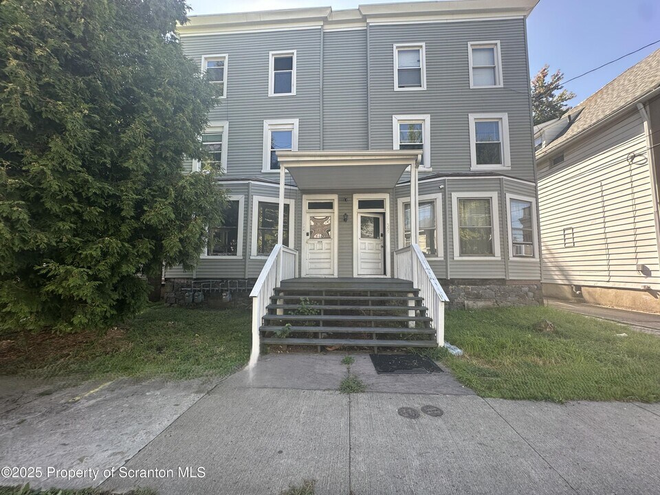 366 S River St in Wilkes-Barre, PA - Building Photo