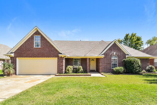 6906 Greyhawk Cove N in Olive Branch, MS - Building Photo