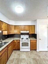 1212 Hillcrest Dr in New Braunfels, TX - Building Photo - Building Photo