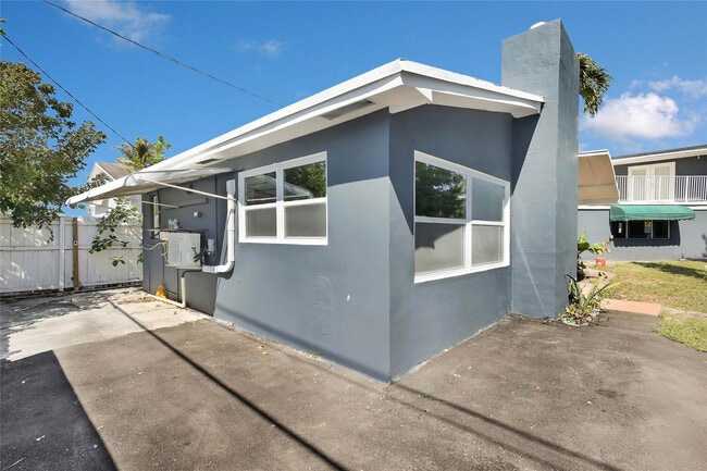 249 SW 12th St in Dania Beach, FL - Building Photo - Building Photo