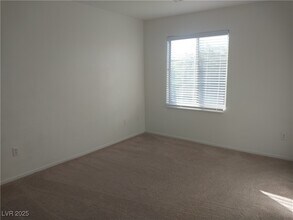 9428 Santana Siesta Ave in Las Vegas, NV - Building Photo - Building Photo