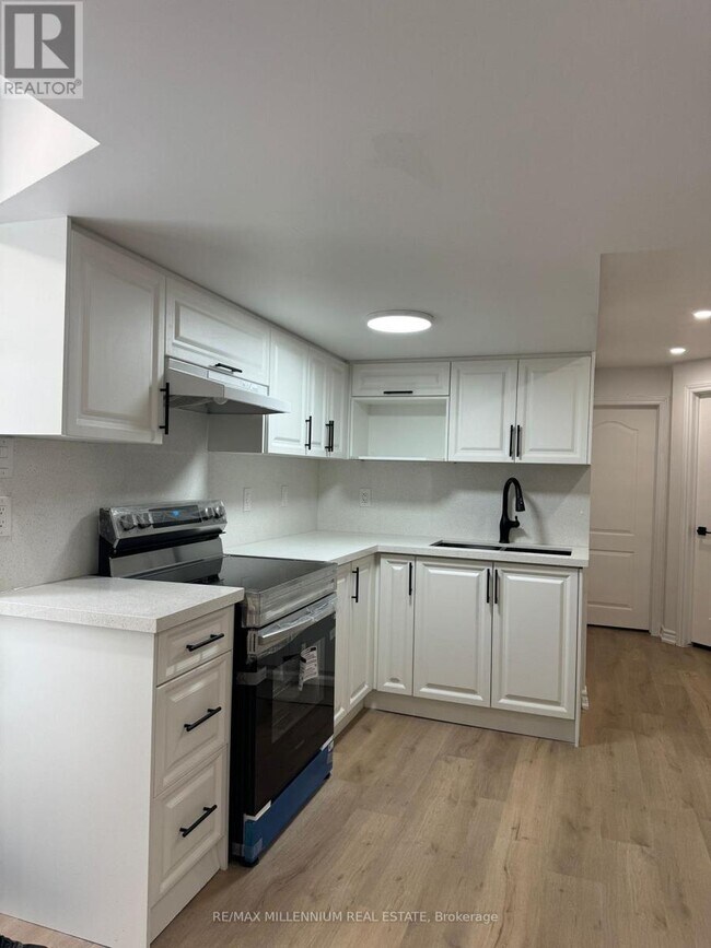 37 Seahorse Ave in Brampton, ON - Building Photo - Building Photo