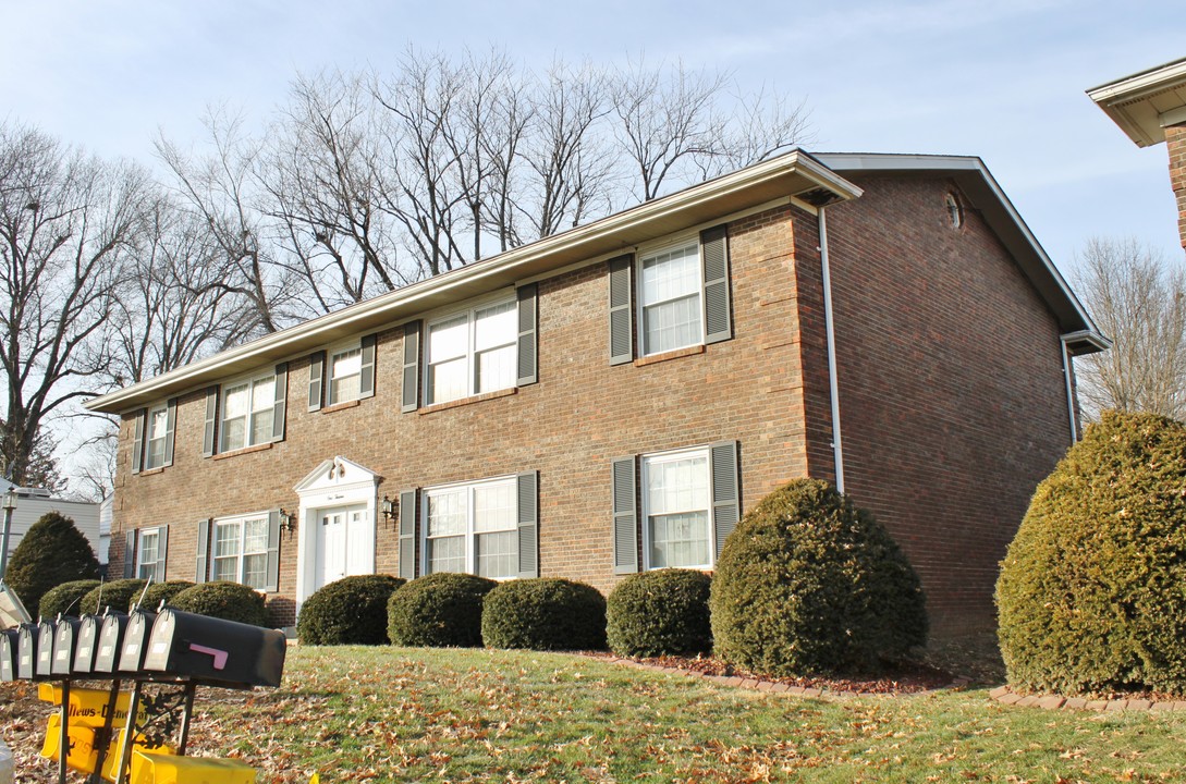 Linwood Apartments in Belleville, IL - Building Photo