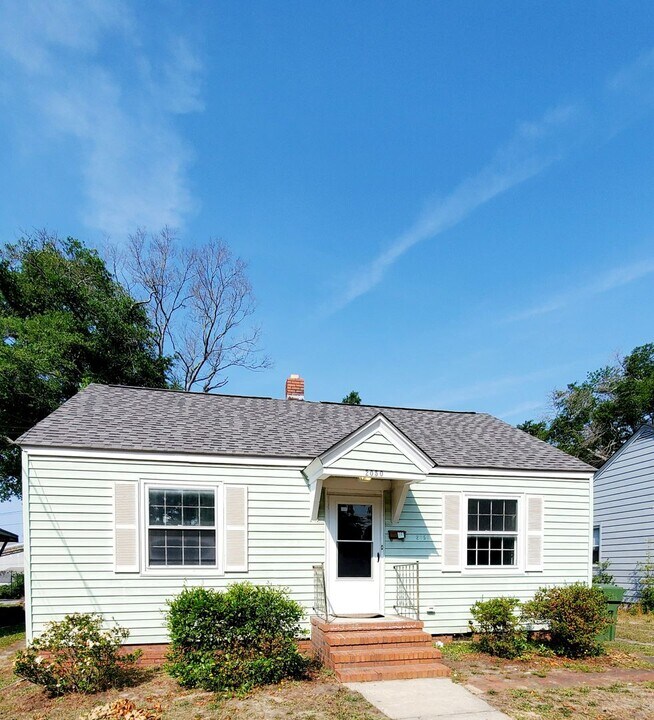 2050 Burnett Blvd in Wilmington, NC - Building Photo