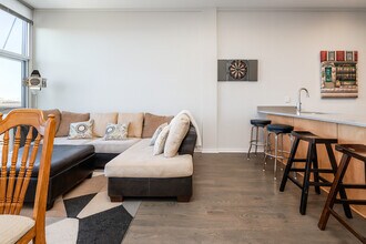 1540 W Fullerton Ave in Chicago, IL - Building Photo - Building Photo