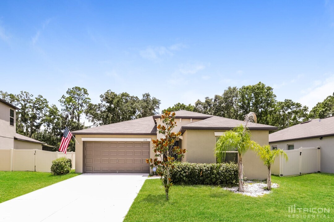 4128 Salt Springs Ln in Lakeland, FL - Building Photo