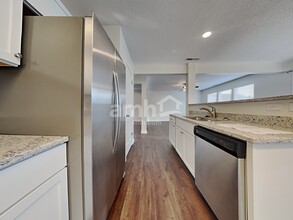 15511 Sandlands Cir in Noblesville, IN - Building Photo - Building Photo