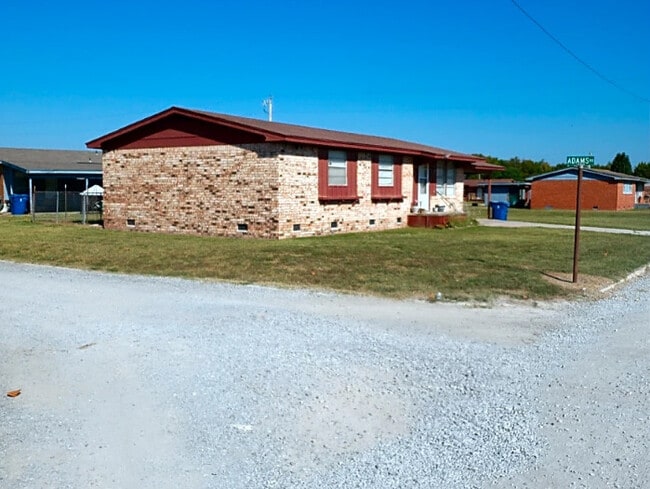 Beard Estates Rental Homes in Wilburton, OK - Building Photo - Building Photo