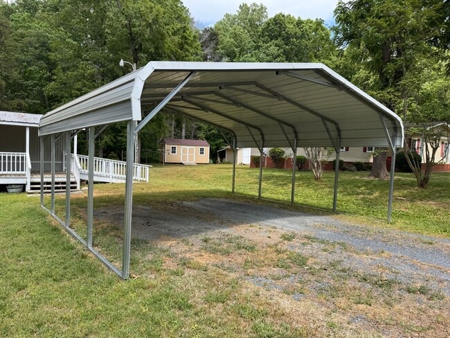 2289 S Lake Dr in Asheboro, NC - Building Photo - Building Photo
