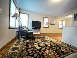 1010 16th Ave SE in Minneapolis, MN - Building Photo - Building Photo